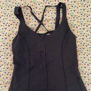 Lululemon workout top XS or size 4 EUC